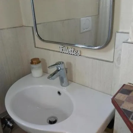 Проживание в семье Artistic House *